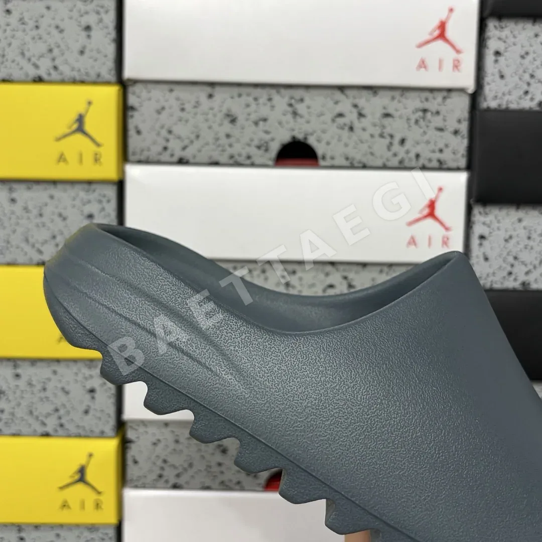 아디다스 [LW] 이지 슬라이드 ID2349 200622 Adidas Yeezy Slide Slate Marine 상세 이미지 3