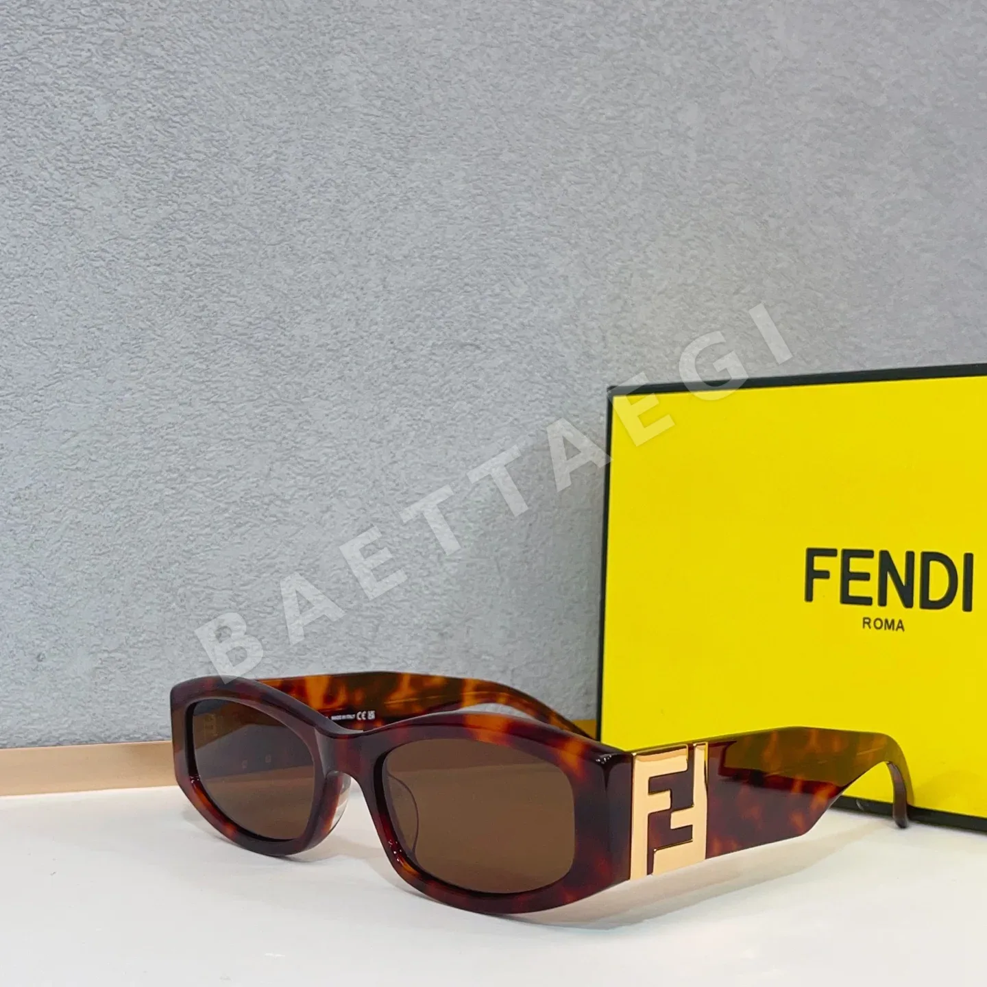 펜디 선글라스 74220 Fendi Sunglasses 상세 이미지 2
