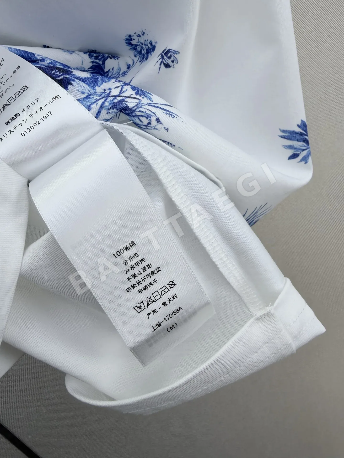 디올 프린트 크루넥 여성 반팔 티셔츠 상세 이미지 9