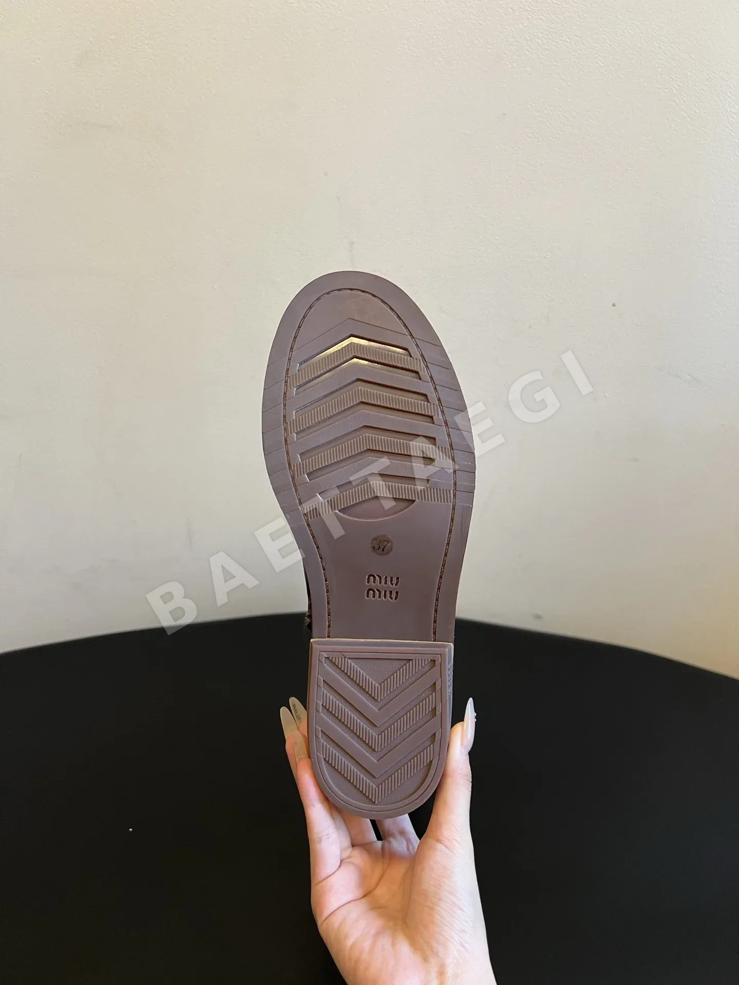 미우미우 부츠 메탈 버클 상세 이미지 5