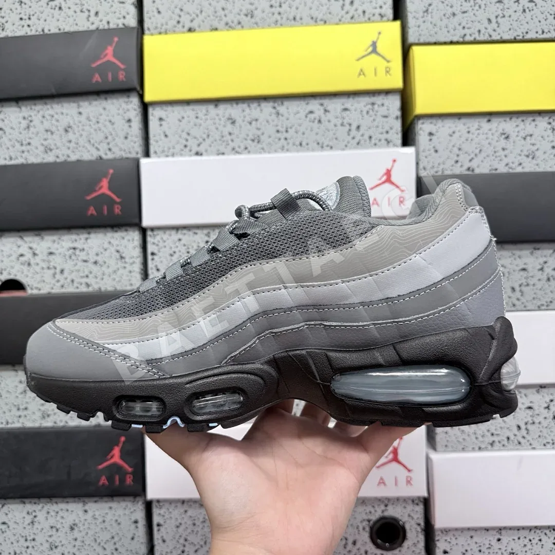 나이키 [XY] 에어 맥스 95 OG IB7682-001 201322 Nike Air Max 95 OG Big Bubble Cool Grey 상세 이미지 5