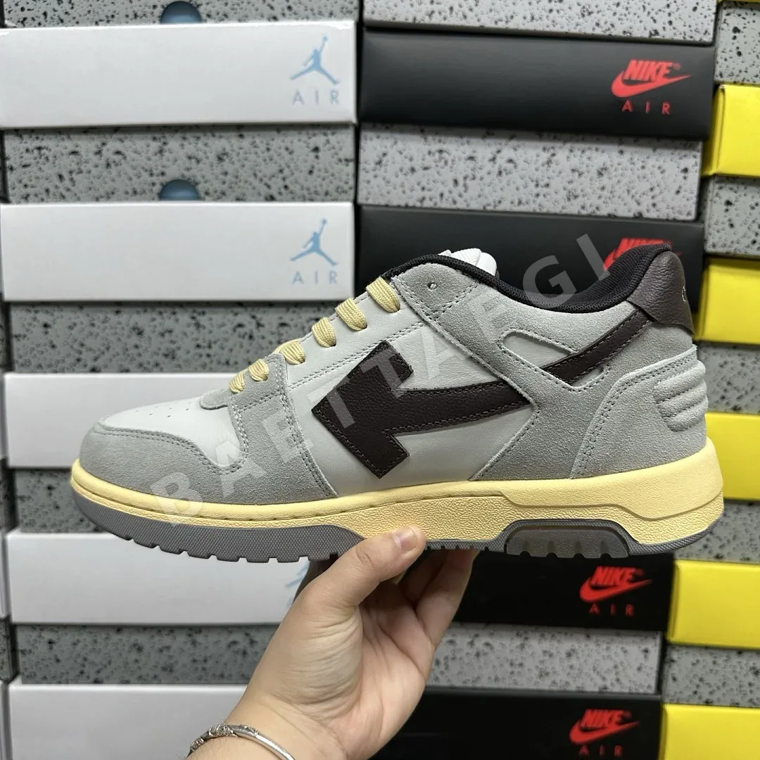오프화이트 [KZ] 아웃 오브 오피스 OOO 로우 탑스 그레이 브라운 202494 Off White Out Of Office OOO Low 상세 이미지 5