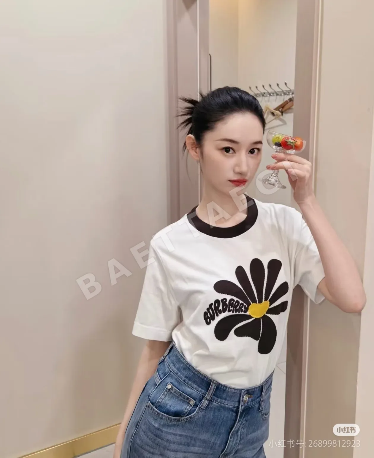 버버리 국화 자수 패치워크 여성 반팔 티셔츠 상세 이미지 15