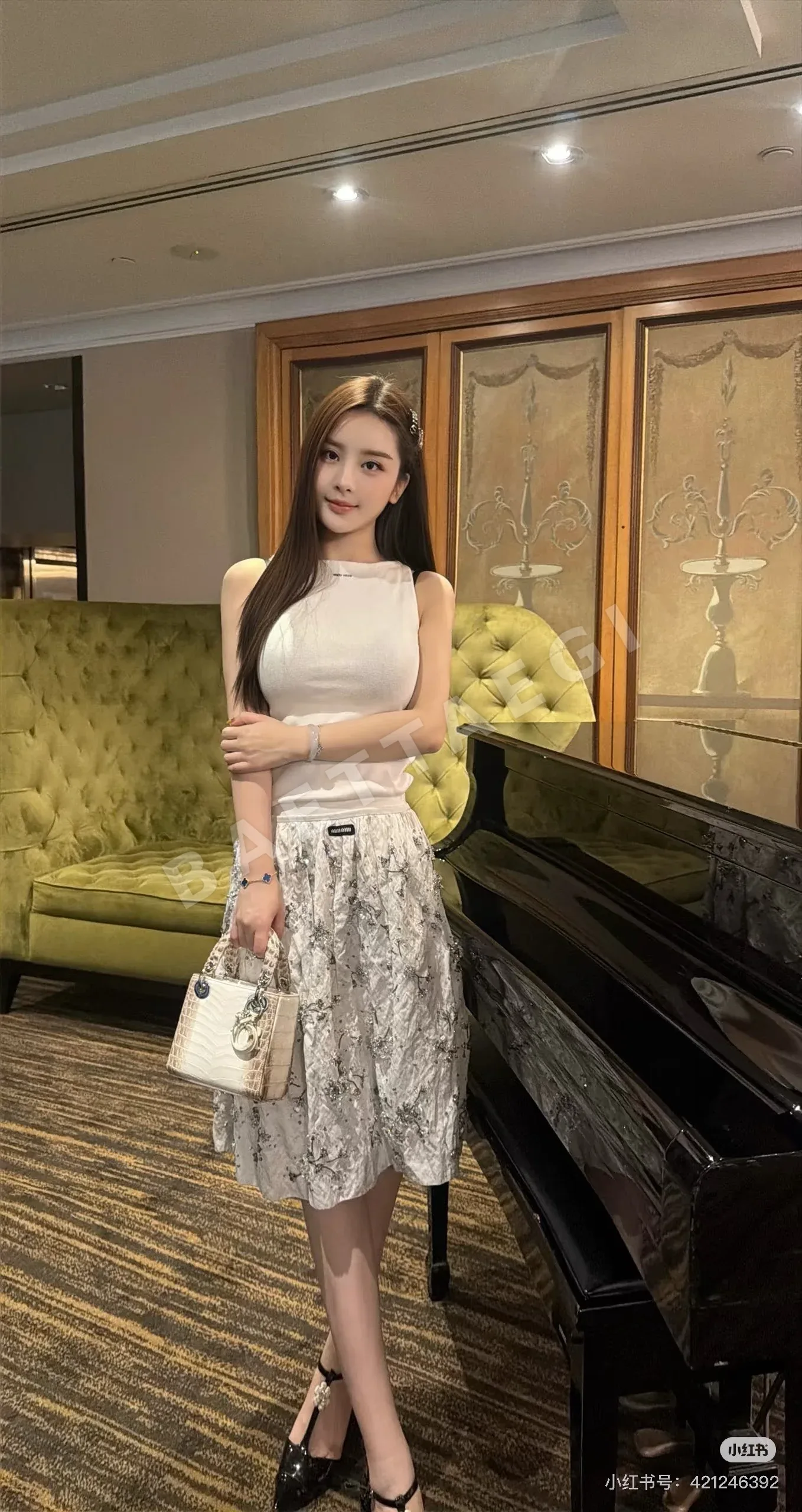 미우미우 라인스톤 장식 미디 스커트 상세 이미지 3