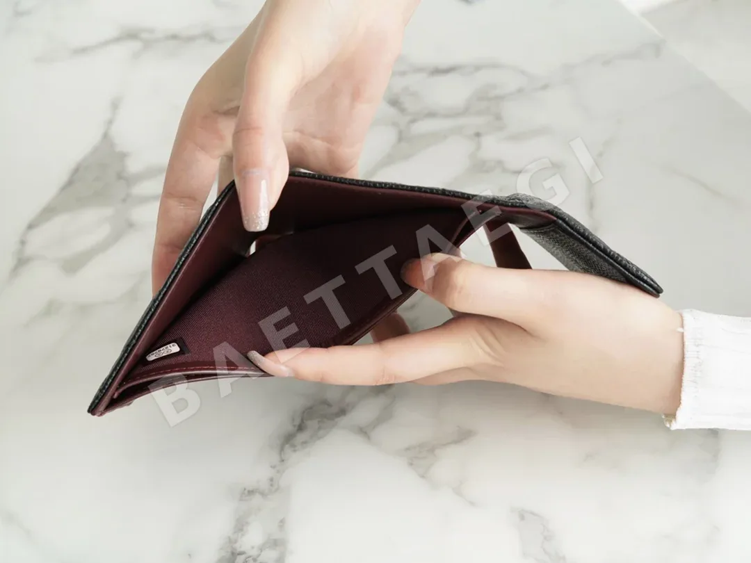 샤넬 비욘드 클래식 삼단 지갑 상세 이미지 8