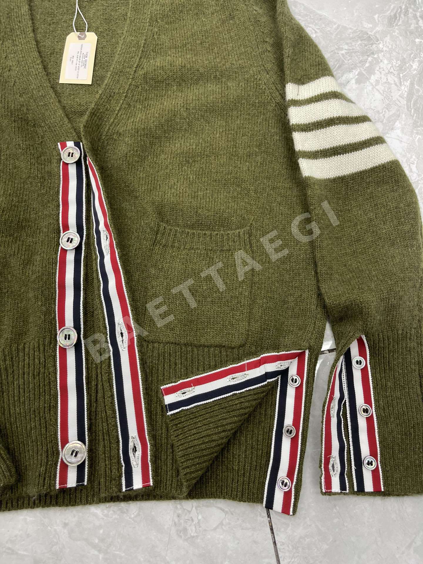 톰브라운 울 가디건 상세 이미지 8
