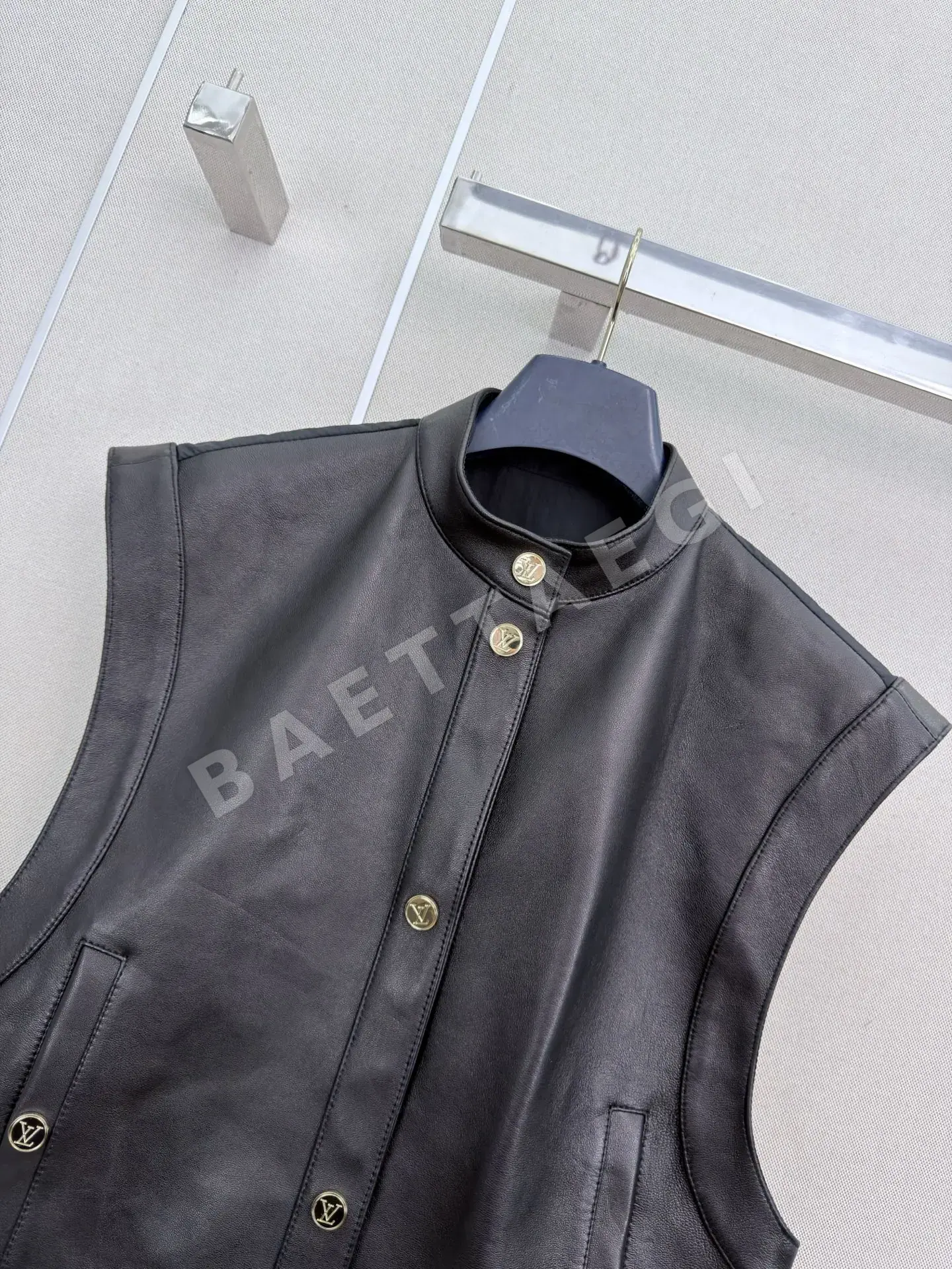 루이비통 스탠드 카라 램스킨 베스트 자켓 상세 이미지 3