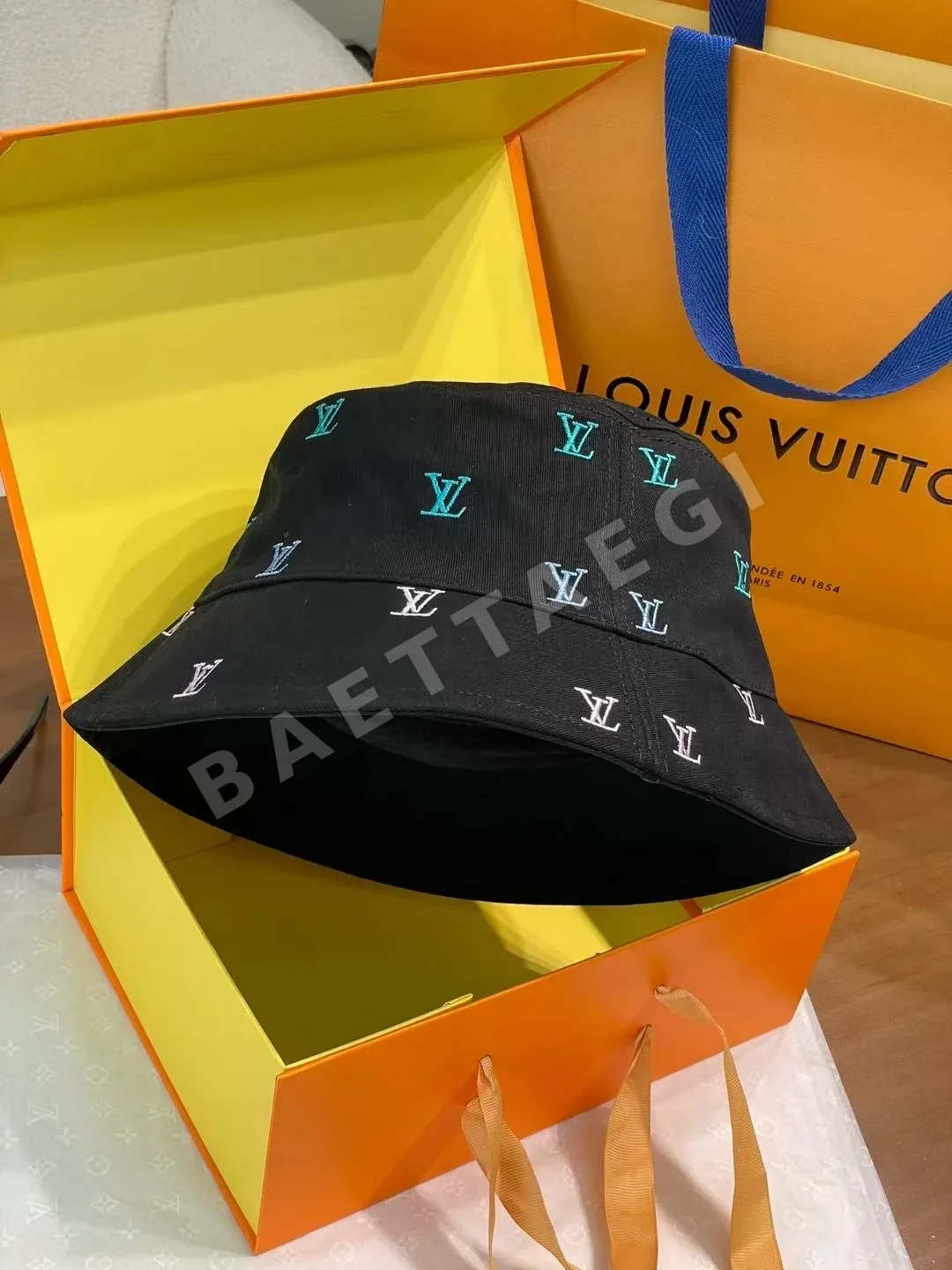 루이비통 LV 블라종 데님 리버시블 버킷햇 상세 이미지 2