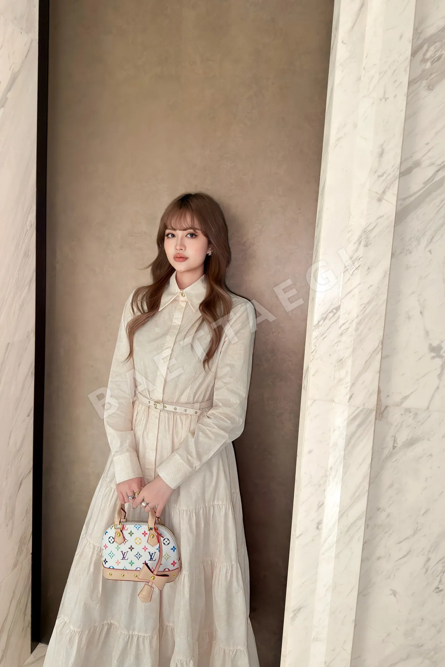 루이비통 로고 프린트 벨트 롱 셔츠 원피스 상세 이미지 9