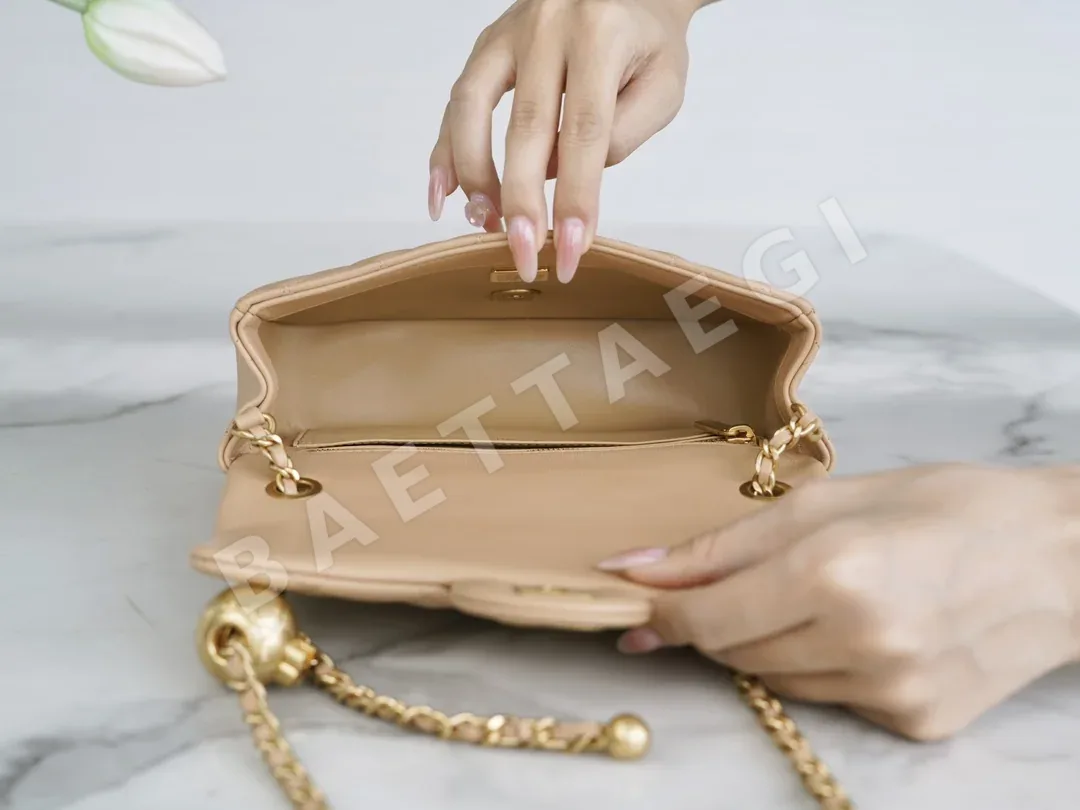샤넬 램스킨 베이지 미니 가방 상세 이미지 5