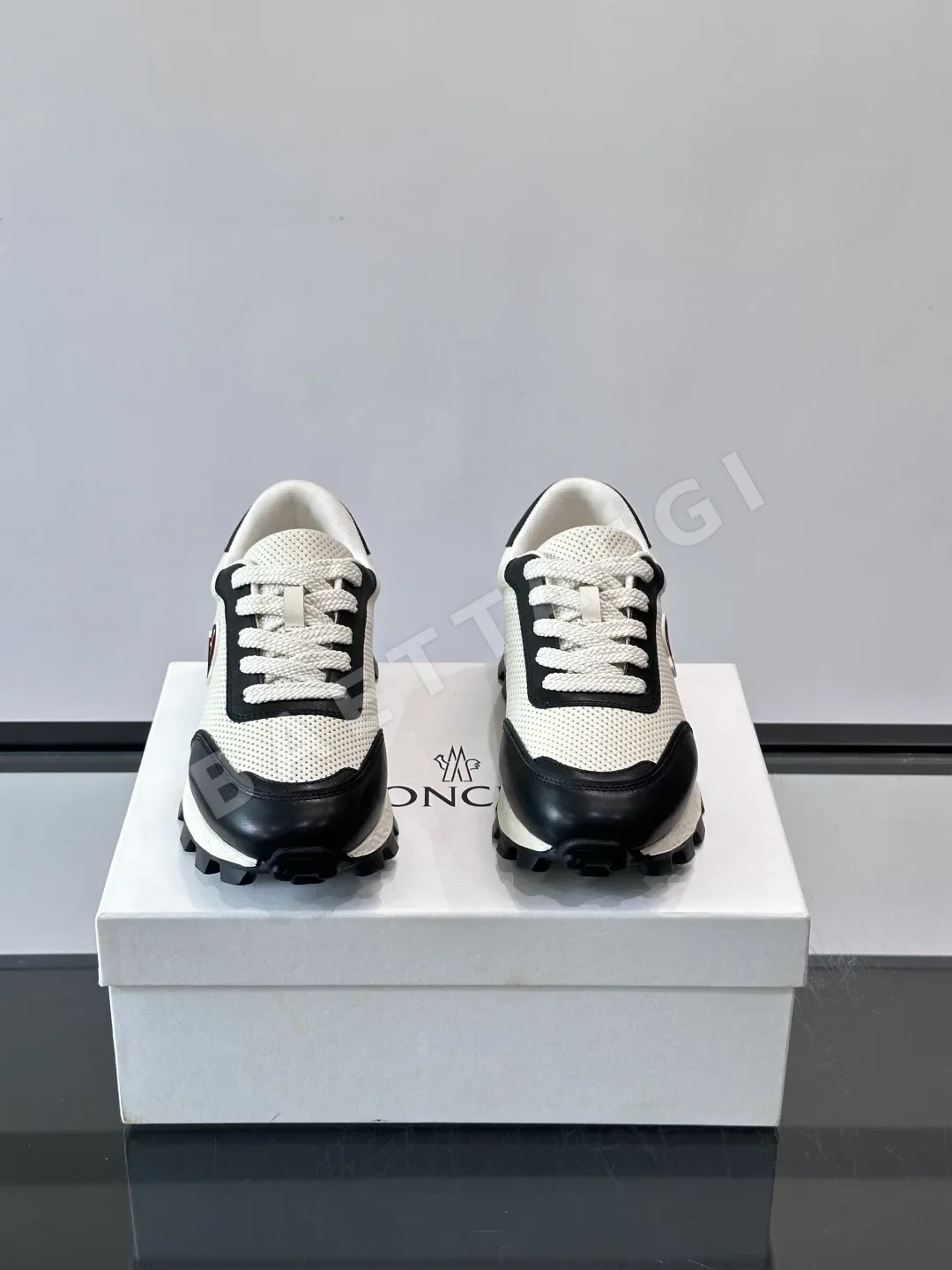몽클레르 컬러 블록 메시 스니커즈 상세 이미지 2