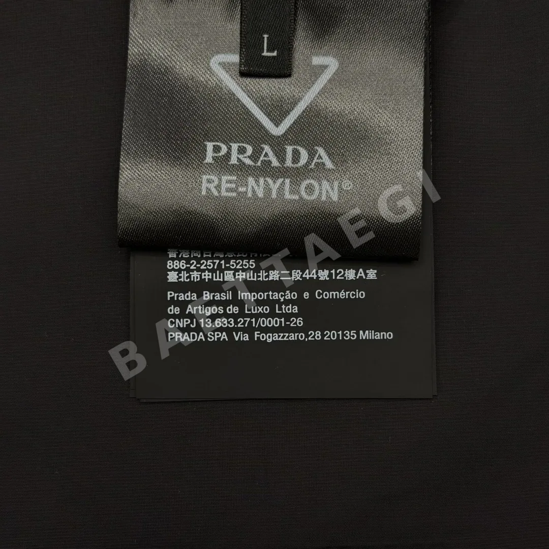 프라다 경량 리나일론 오버사이즈 반팔 셔츠 상세 이미지 9