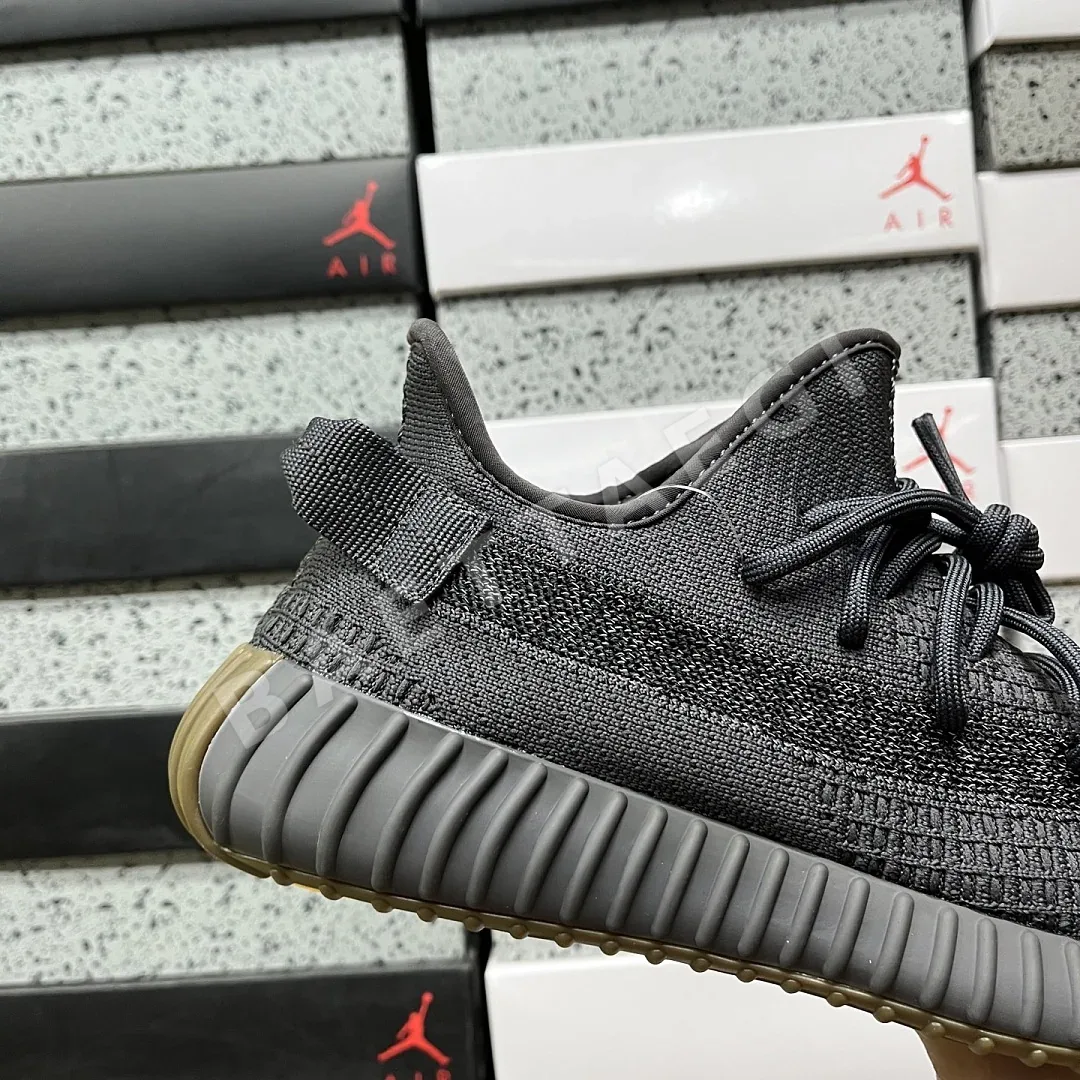 아디다스 [XQ] 이지 부스트 350 V2 FY4176 200775 Adidas Yeezy Boost 350 V2 Cinder 상세 이미지 4