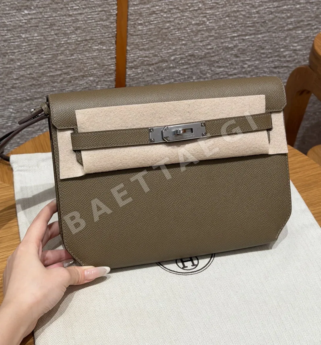 에르메스 켈리 데페쉬 가죽 지갑 192433