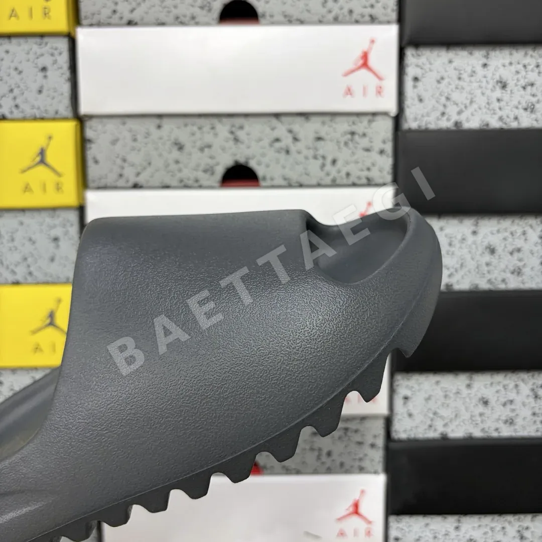아디다스 [LW] 이지 슬라이드 ID4132 200617 Adidas Yeezy Slide Granite 상세 이미지 5