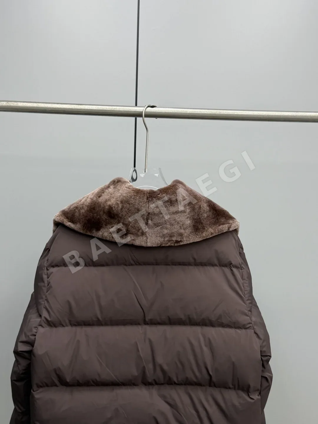 펜디 더블 F 안감 다이아몬드 퀼팅 여성 패딩 재킷 상세 이미지 8