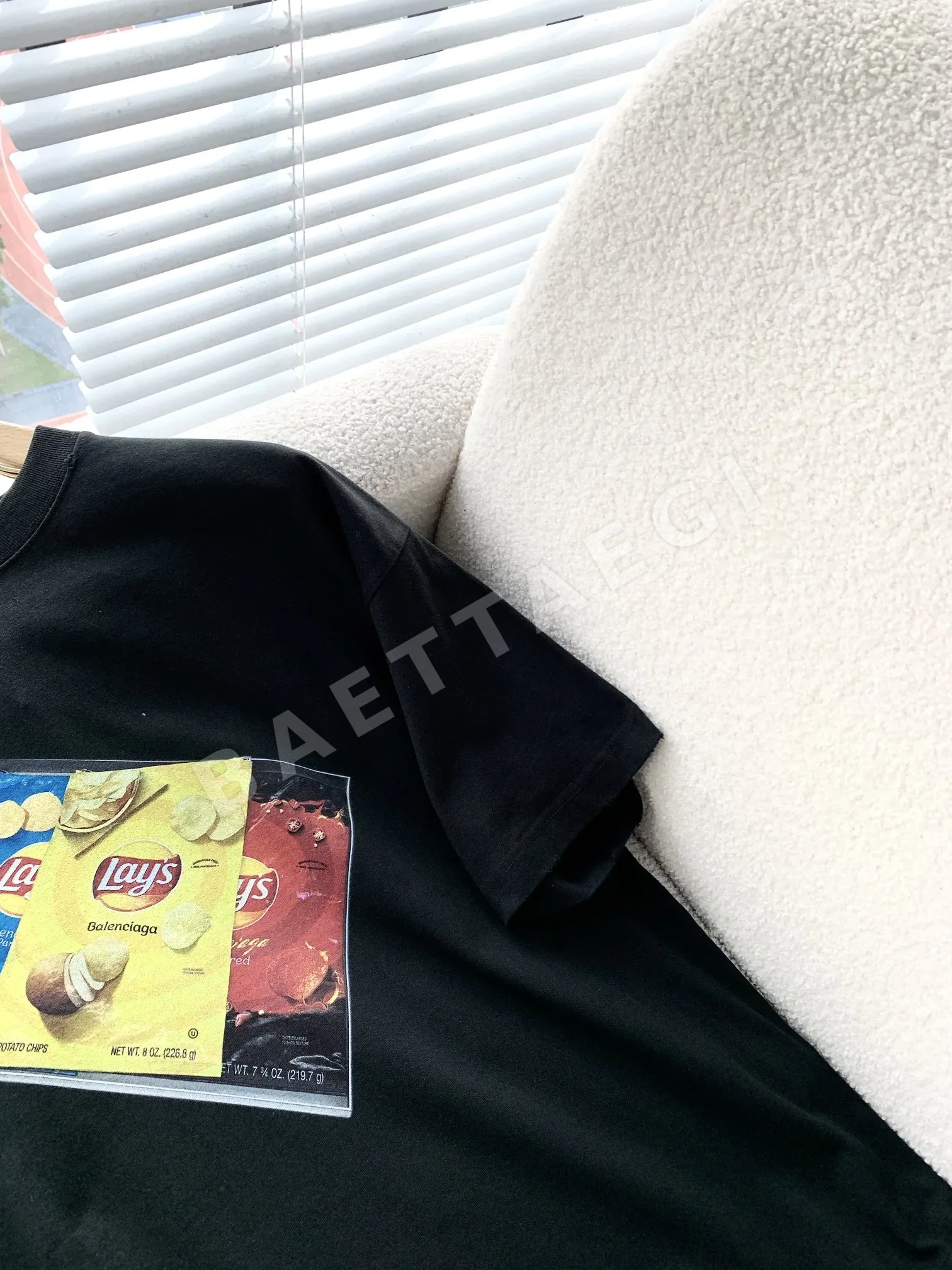 발렌시아가 여성 클래식 로고 반팔 티셔츠 상세 이미지 7