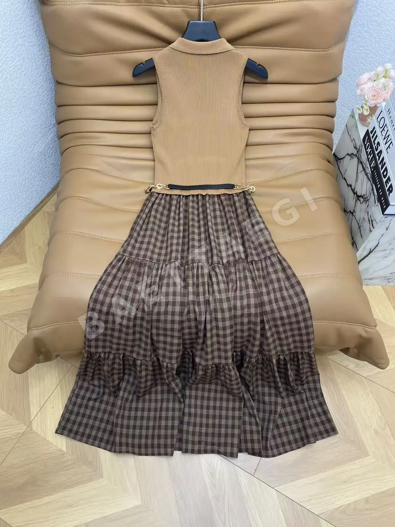 발렌티노 메탈릭 V로고 벨트 미디 체크 원피스 상세 이미지 6