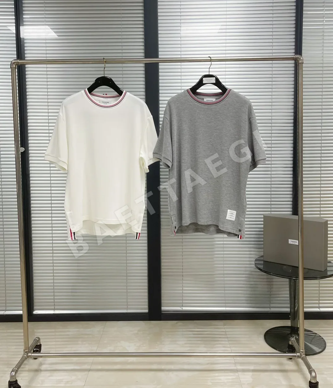 톰브라운 남성 극세사 반팔 티셔츠 159502