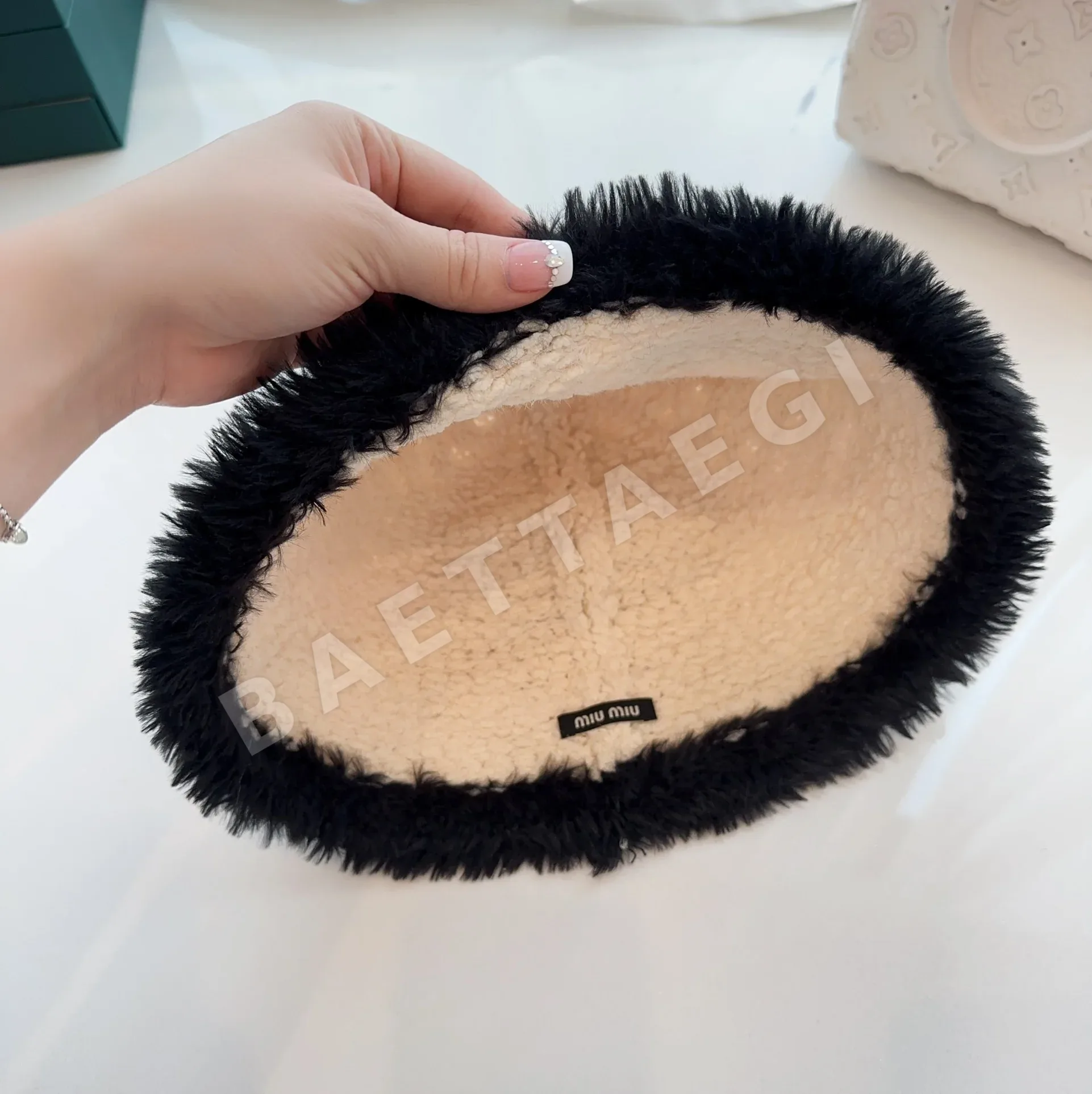 미우미우 모자 81139 Miu Miu Cap 상세 이미지 8