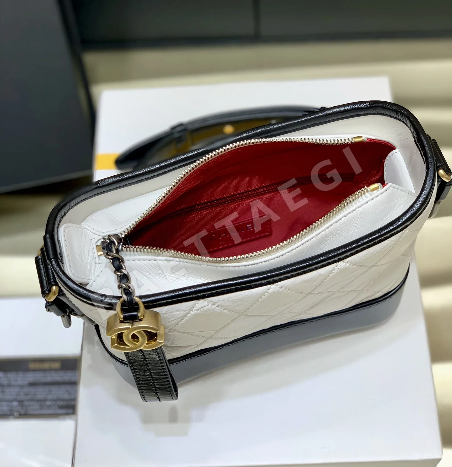 샤넬 가브리엘 호보백 A91810 상세 이미지 8