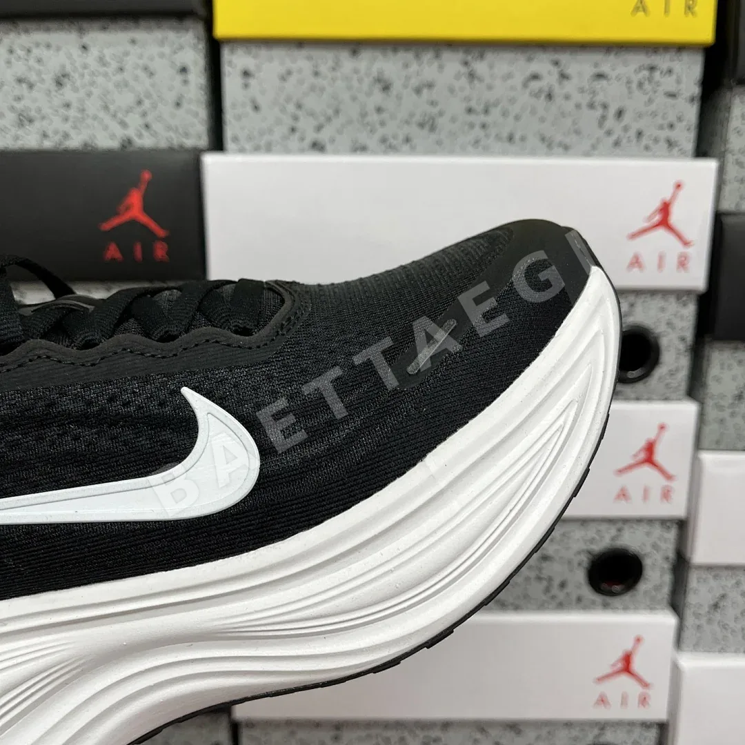 나이키 줌 보메로 18 IH3251-001 201117 Nike Zoom Vomero 18 상세 이미지 4