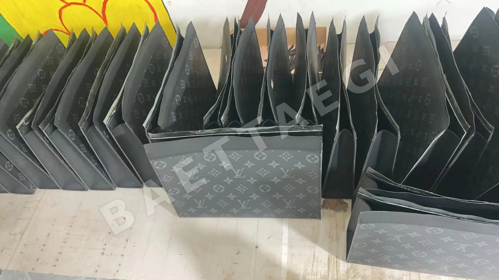 루이비통 남성용 세면도구 가방 M61692 상세 이미지 3