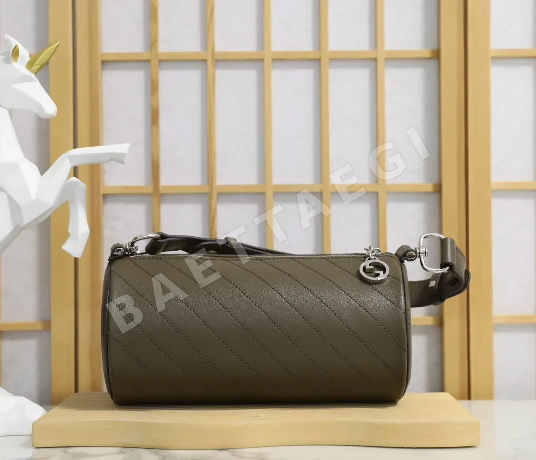 구찌 가치블론디 라운드 배럴 암핏 백 760169