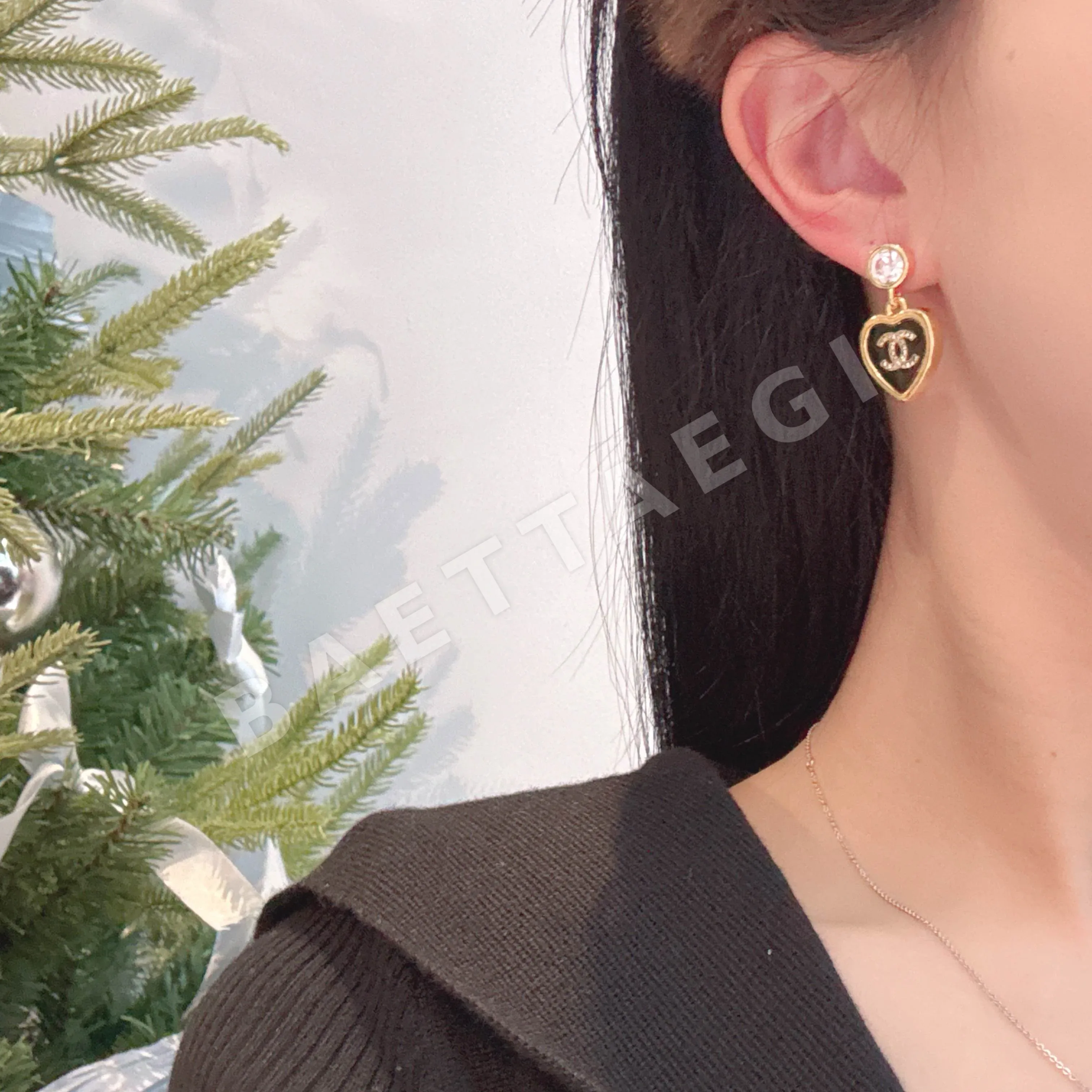 샤넬 25 라이트골드 더블 C 별 장식 귀걸이 153522