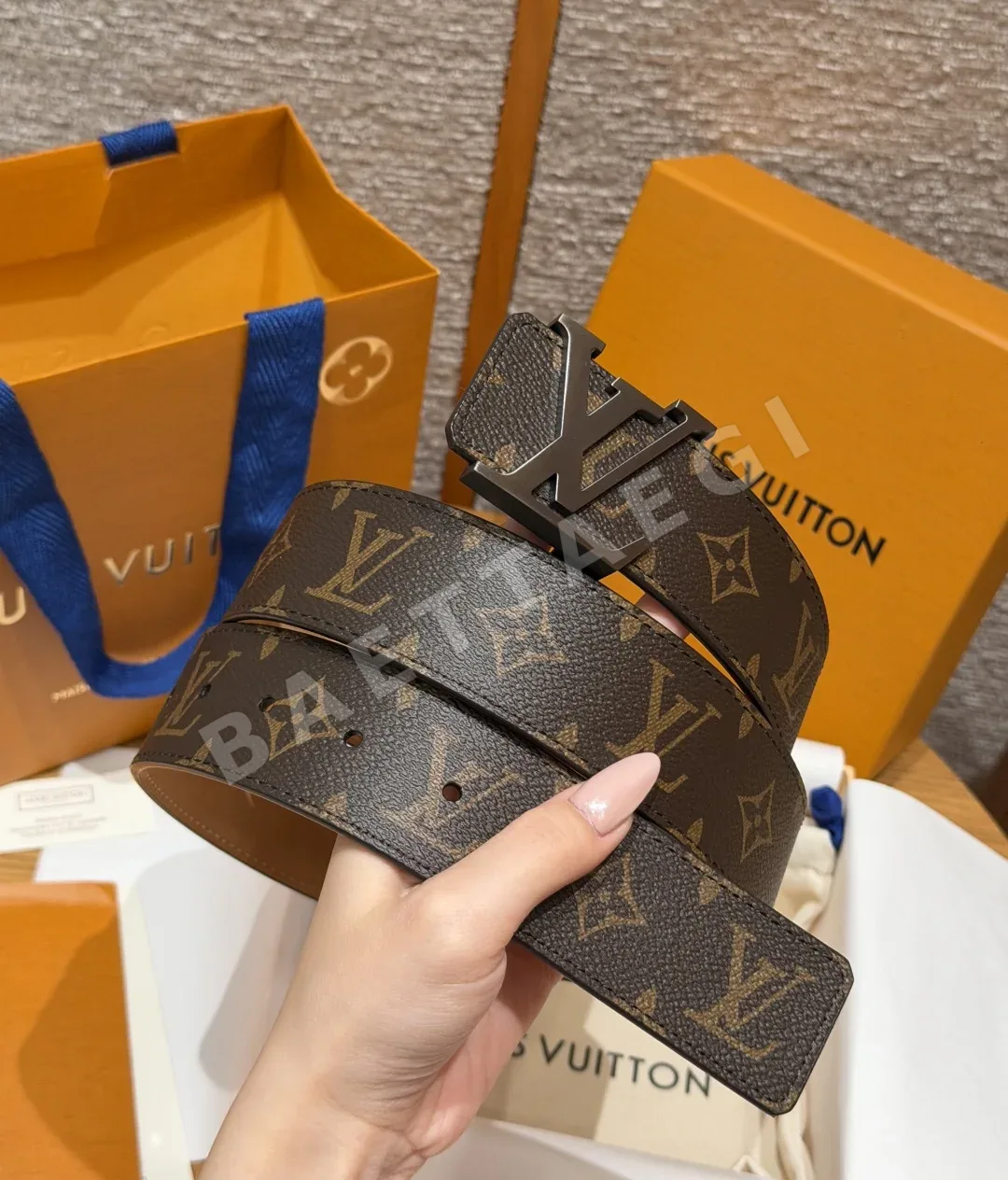 루이비통 이니셜 40mm 리버시블 벨트 상세 이미지 3