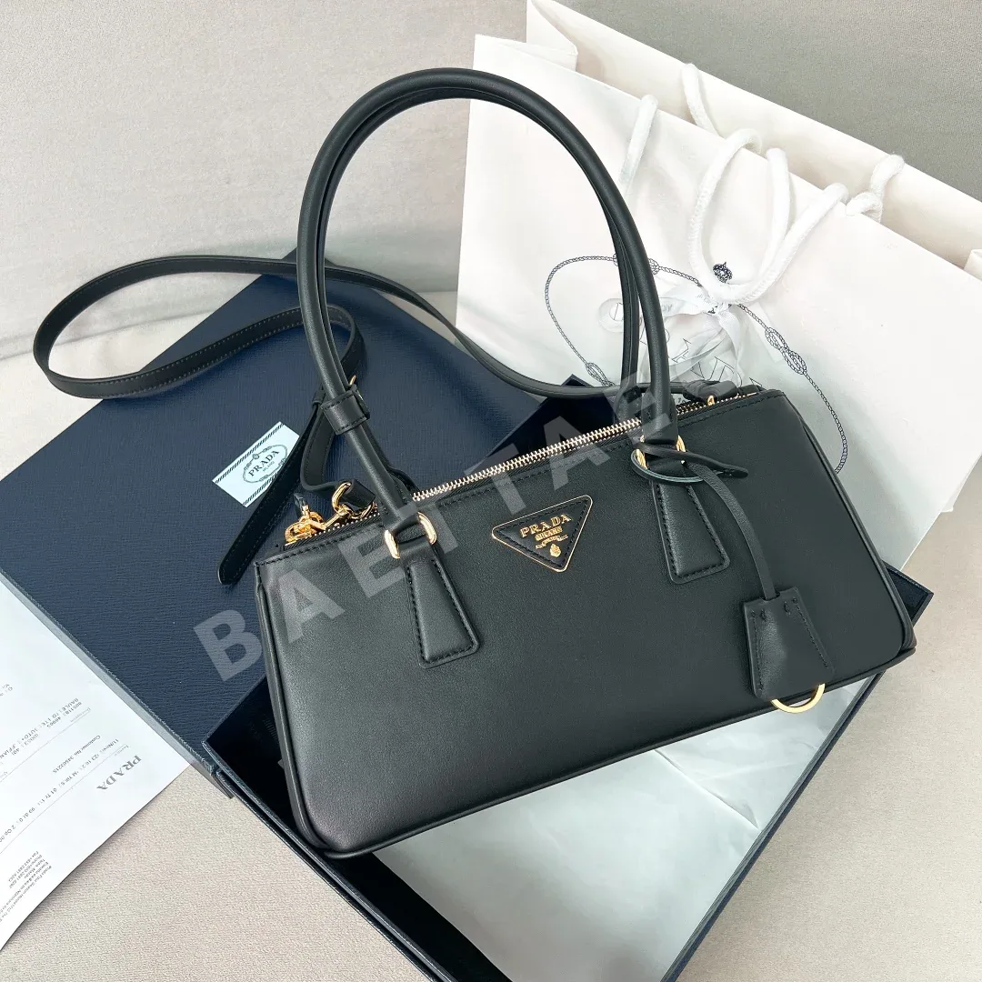 프라다 소프트 그레인 갤러리아 키러백 1BA457