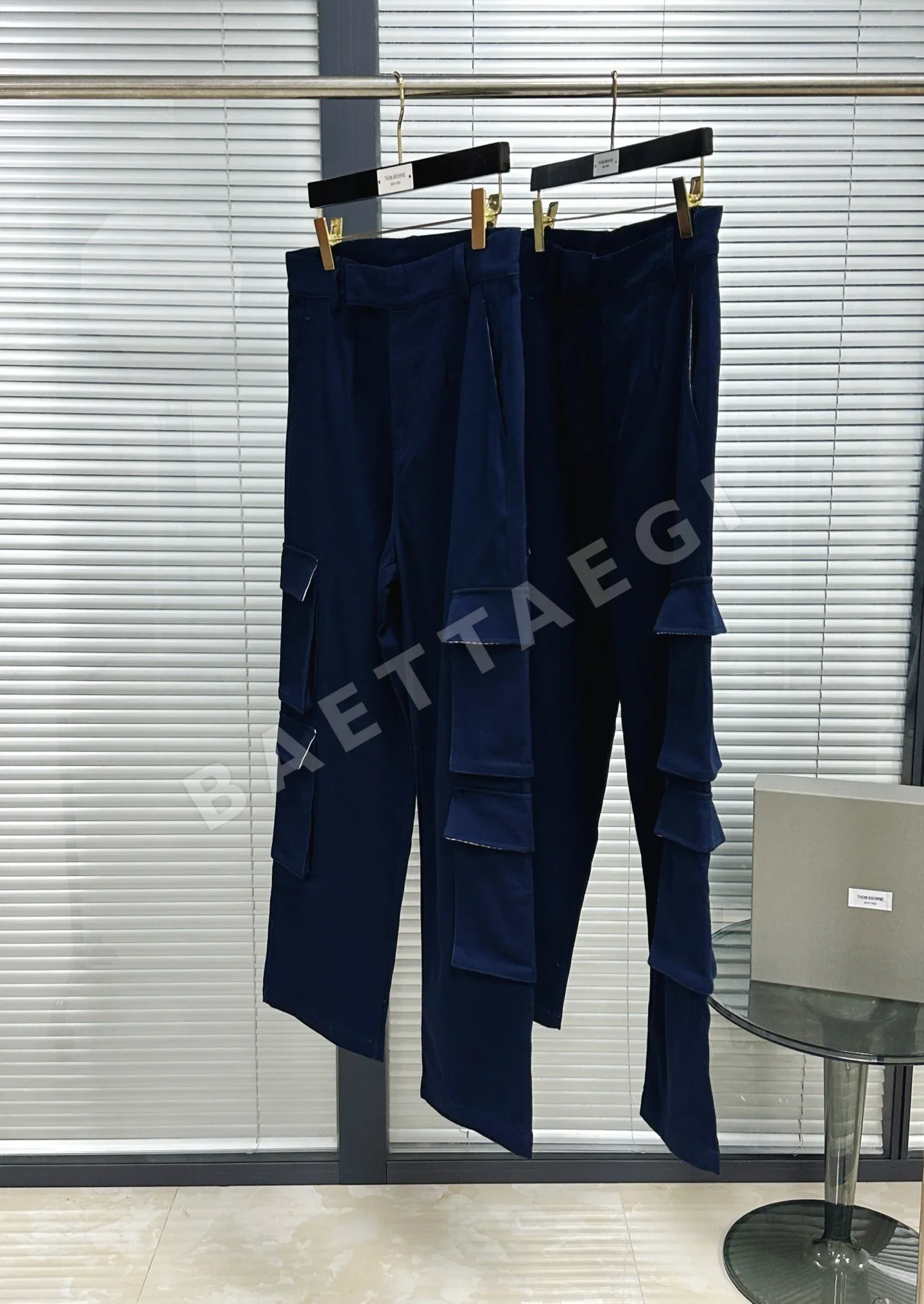 톰브라운 와이드 카고 워싱 남성 바지 레플리카 46718 Thom Browne 상세 이미지 4