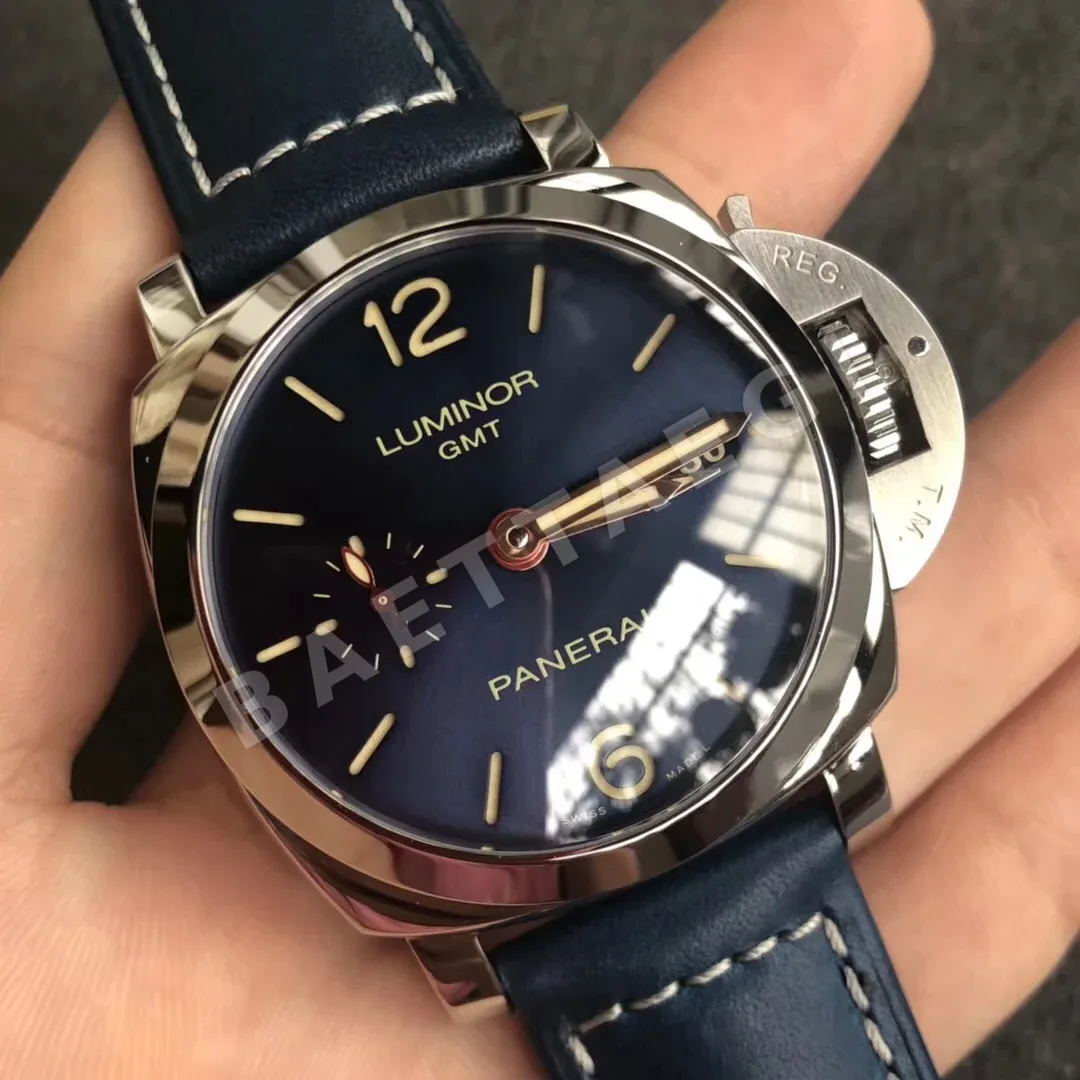 파네라이 루미노르 PAM688 GMT 시계 상세 이미지 2