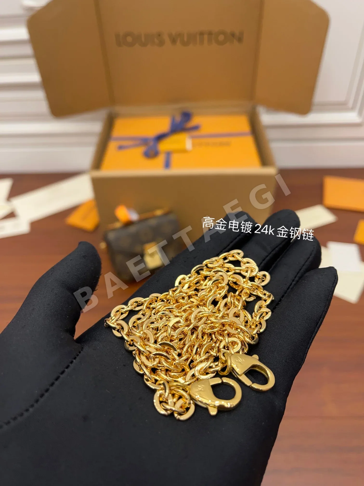 루이비통 M81267 가죽 미니 백 상세 이미지 3