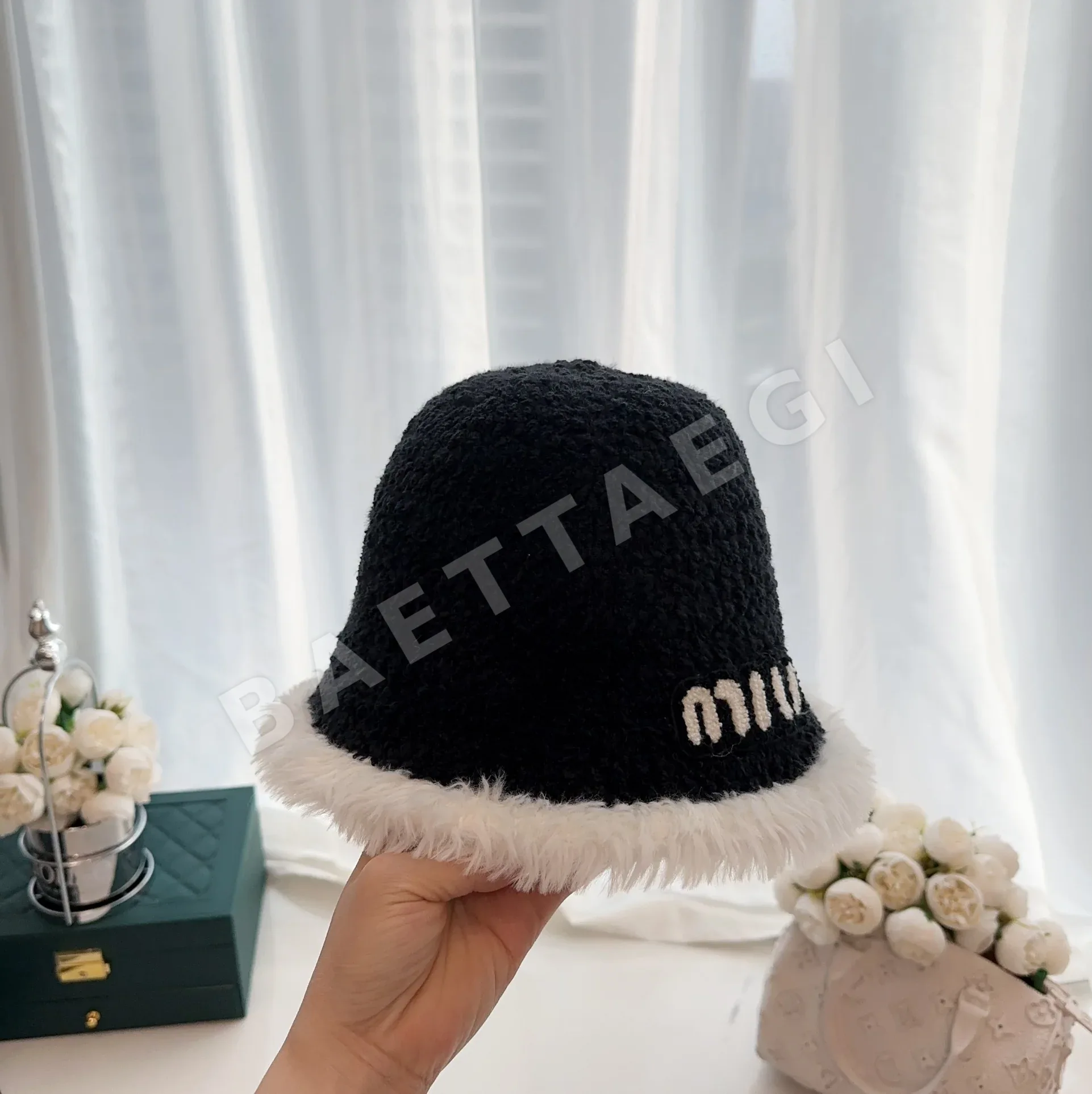 미우미우 모자 81140 Miu Miu Cap 상세 이미지 5