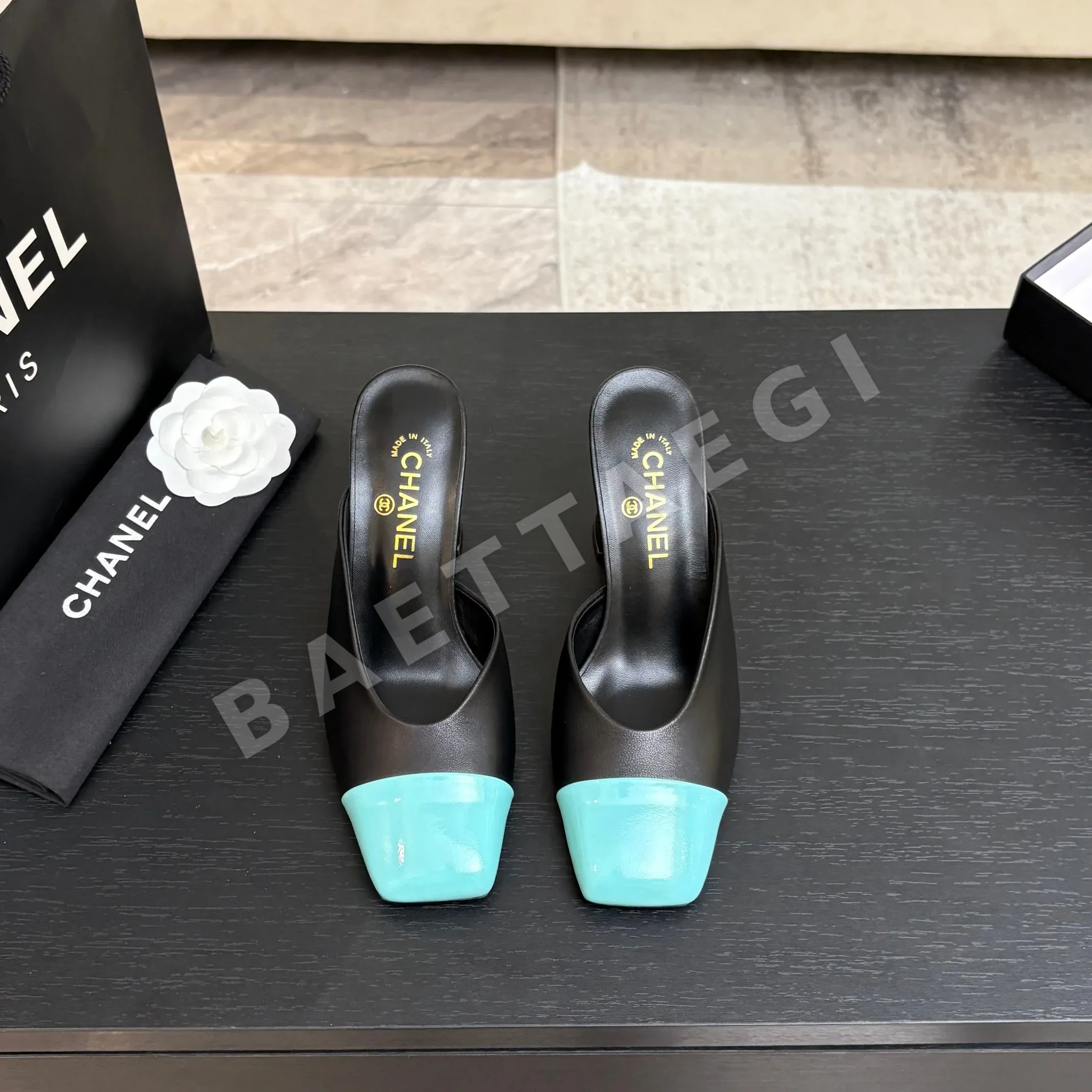 샤넬 더블 C 스퀘어 헤드 컬러 블록 하이힐 샌들 98646