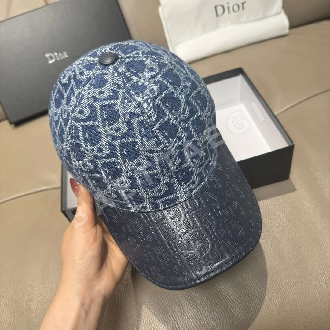 디올 모노그램 가죽 베이스볼 캡 상세 이미지 5