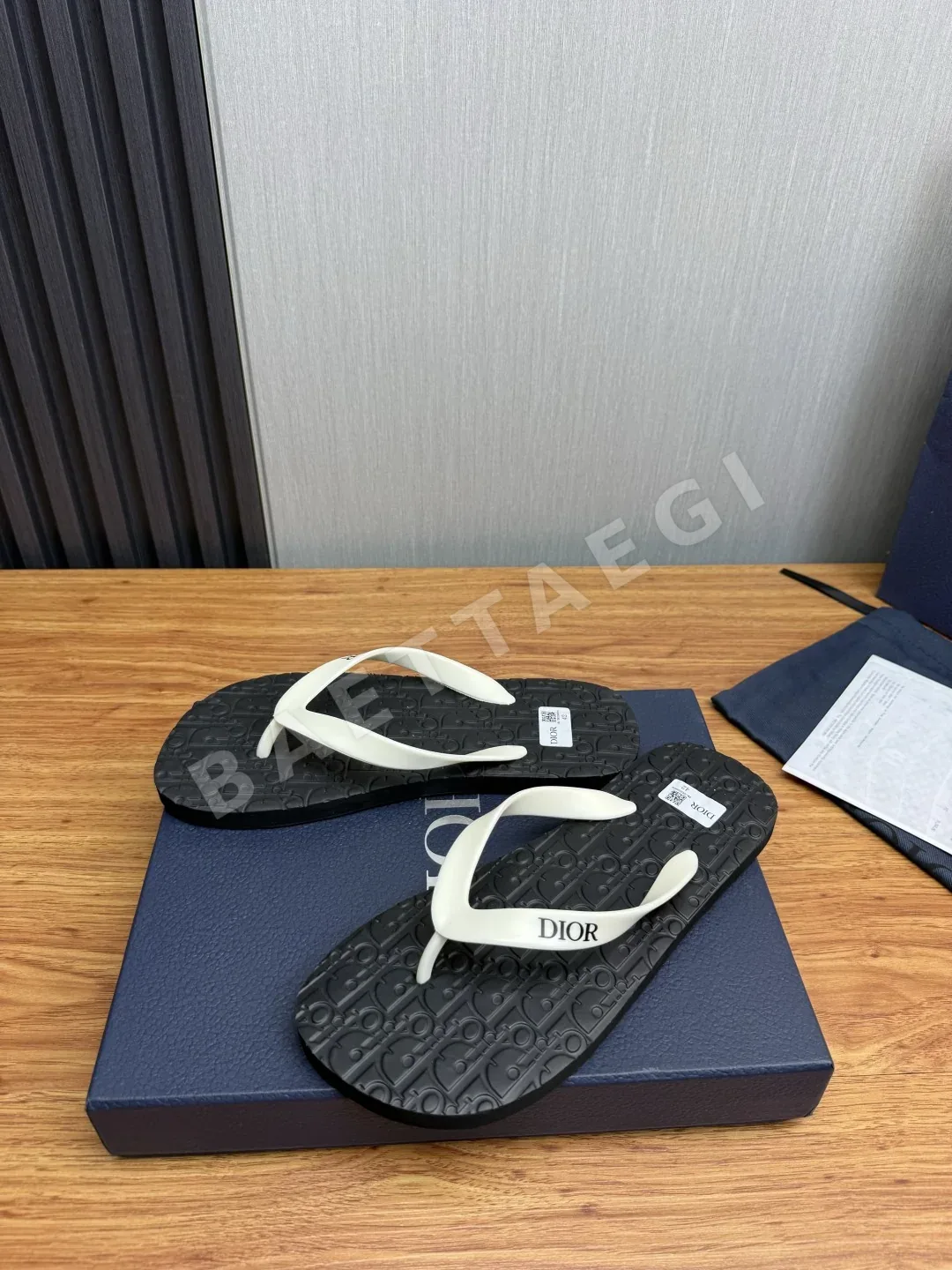 디올 남성 샌들 상세 이미지 3