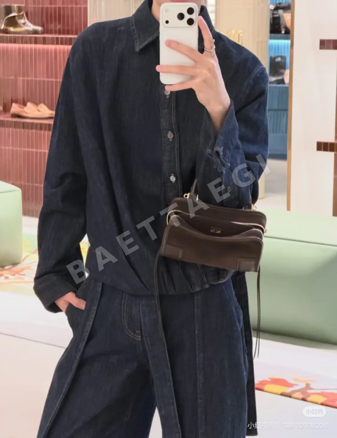 로에베 워시드 데님 크롭 자켓 상세 이미지 4