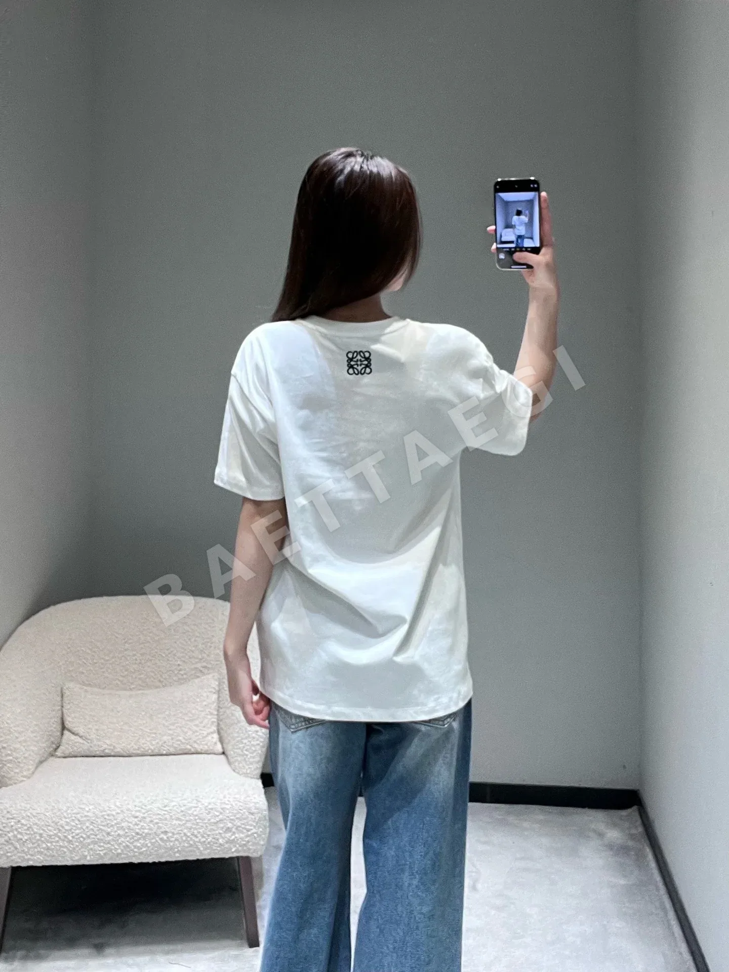 로에베 레터 프린트 반팔 티셔츠 상세 이미지 7