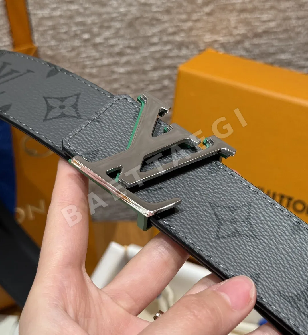 루이비통 이니셜 버클 40mm 리버시블 벨트 상세 이미지 4