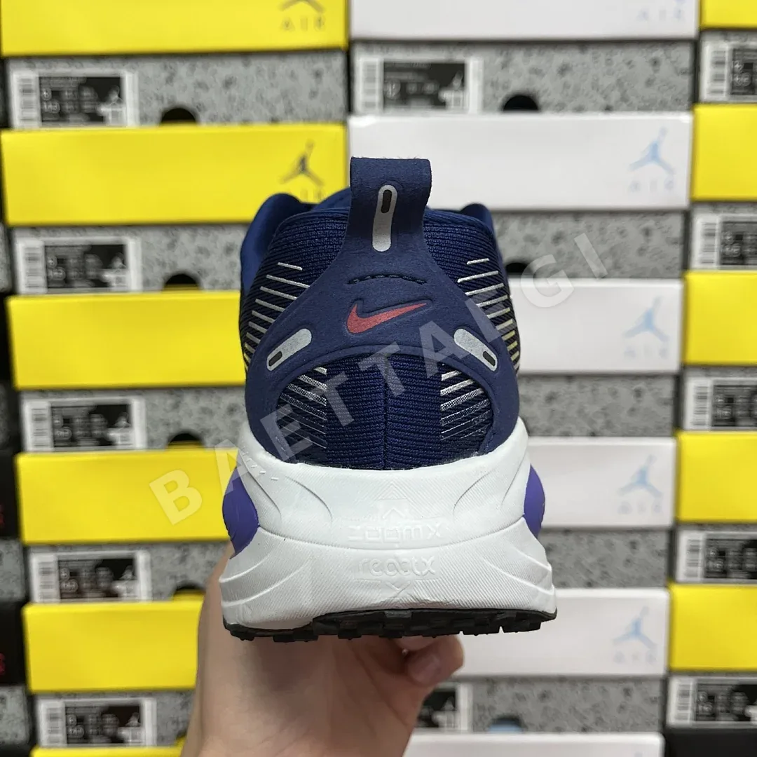 나이키 줌 보메로 18 HM6803-401 201100 Nike Zoom Vomero 18 상세 이미지 5