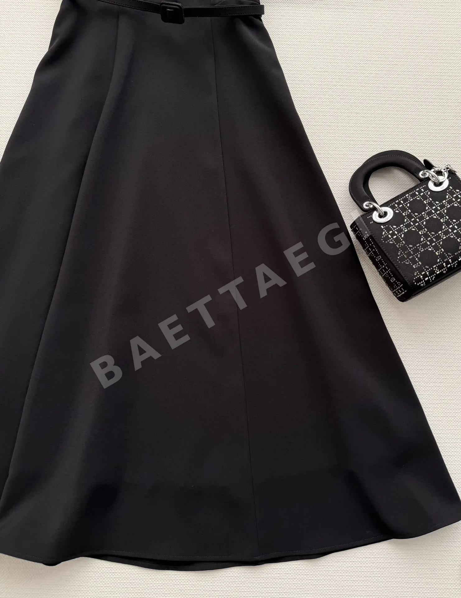 디올 브이넥 플레어 민소매 원피스 상세 이미지 8