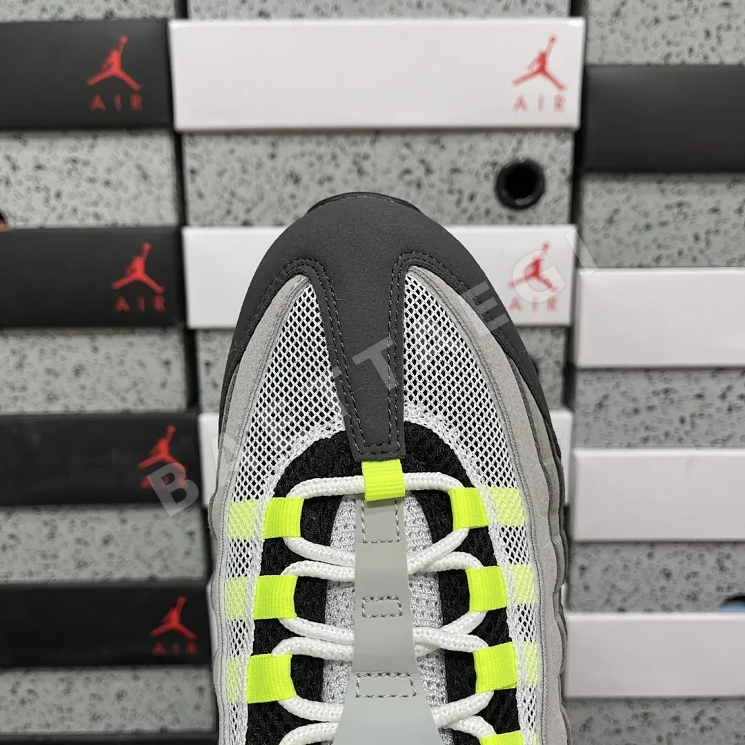 나이키 [GX] 에어 맥스 95 OG 그레이 그린 HM4740-001 201229 Nike Air Max 95 OG Big Bubble Neon 상세 이미지 10