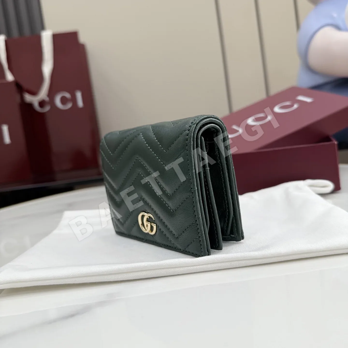 구찌 GG 마몬트 램스킨 퀼팅 카드홀더 지갑 상세 이미지 6