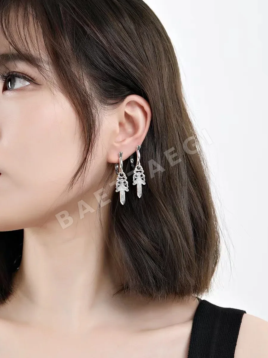 크롬하츠 검 모티브 유니섹스 귀걸이 상세 이미지 5