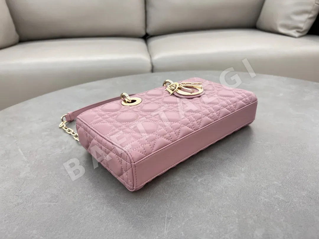 디올 레이디 D-조이 램스킨 미디엄 숄더백 상세 이미지 4