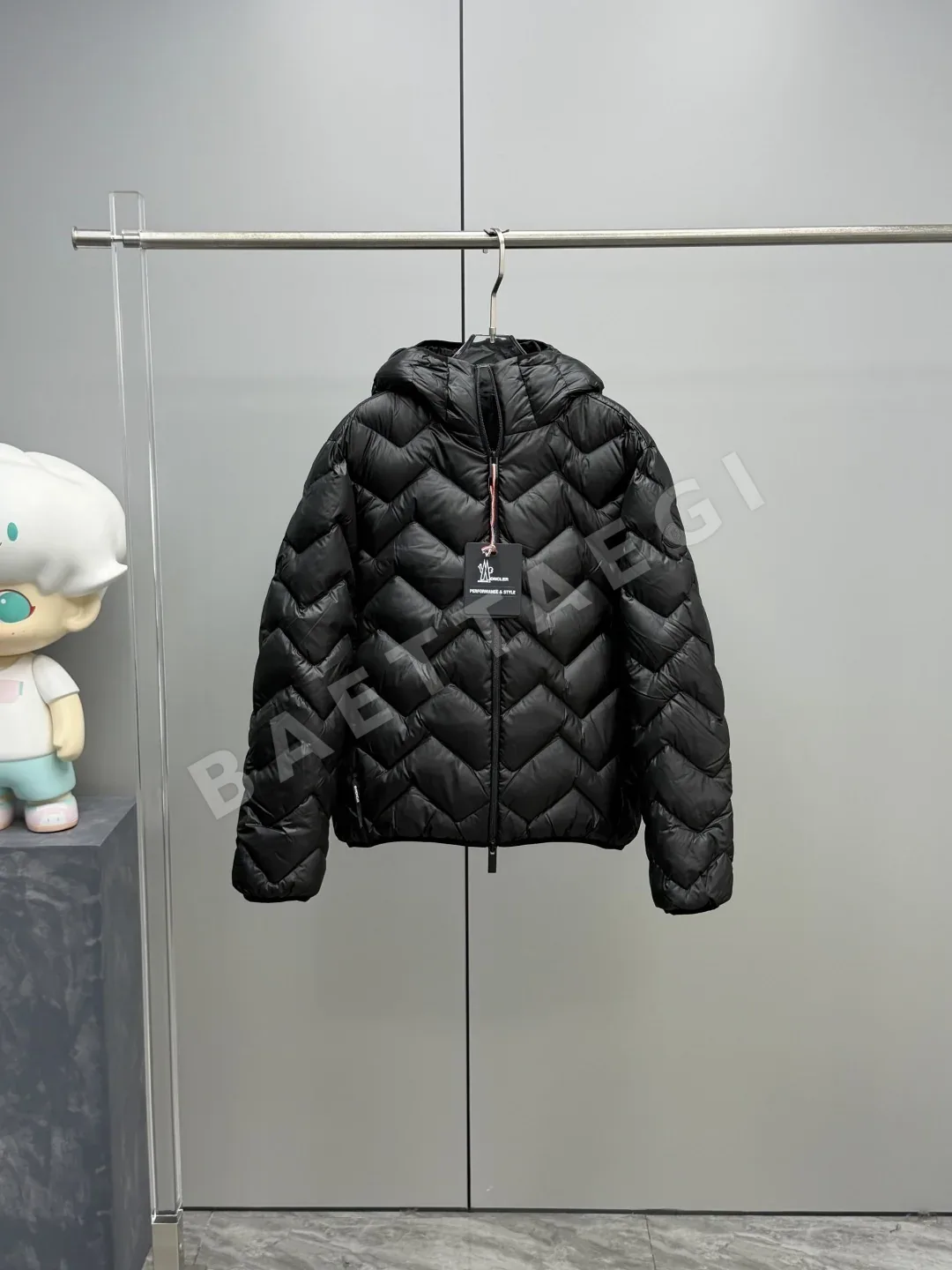 몽클레르 다크웨이브 퀼팅 후드 숏다운 패딩 188570
