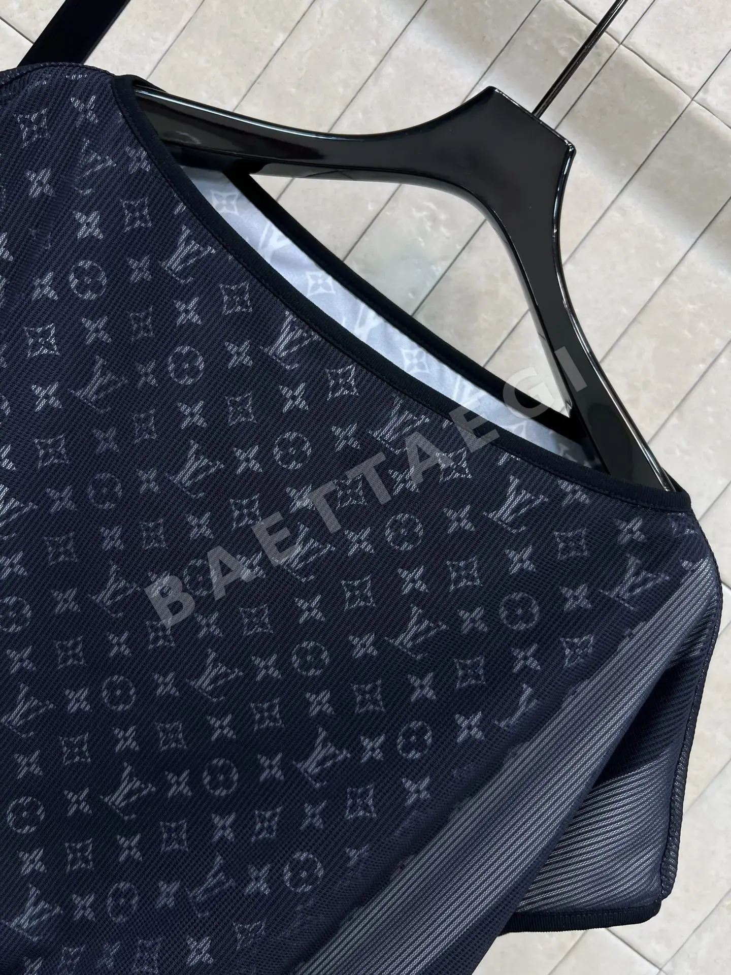 루이비통 여성 메시 반팔 티셔츠 상세 이미지 2