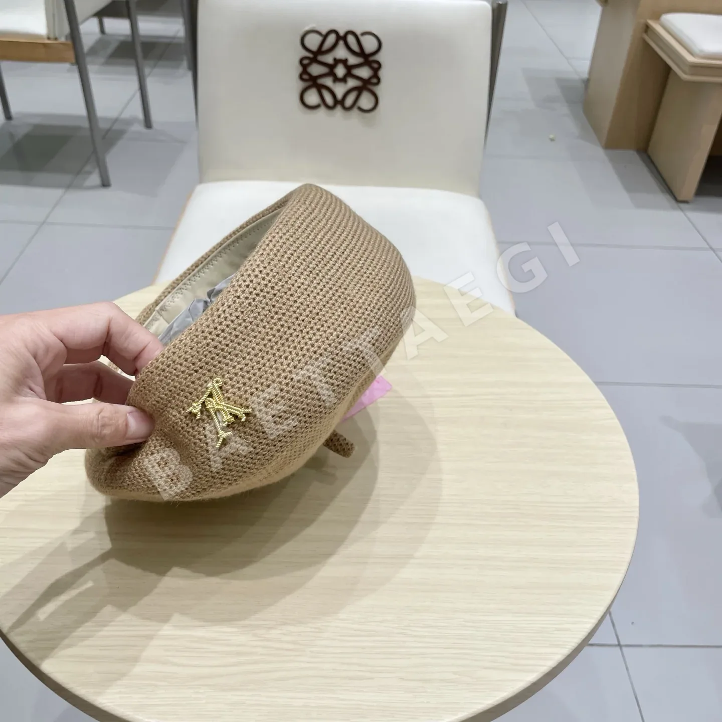 루이비통 무지 심플 베레모 여성용 모자 상세 이미지 6